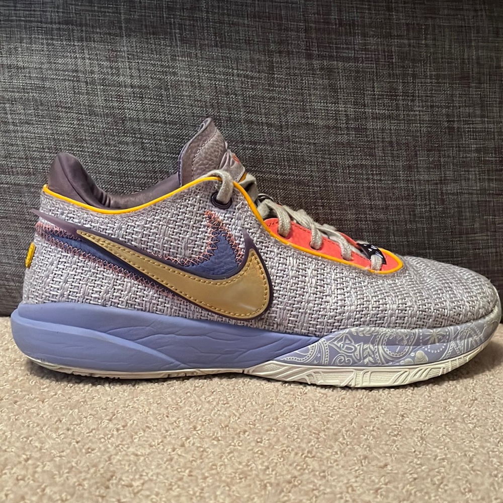 Lebron 20 Basketball Shoes